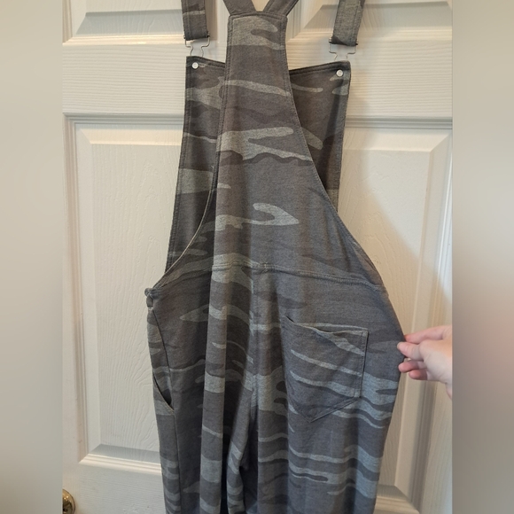 Z Supply Camo Overalls - Picture 5 of 6